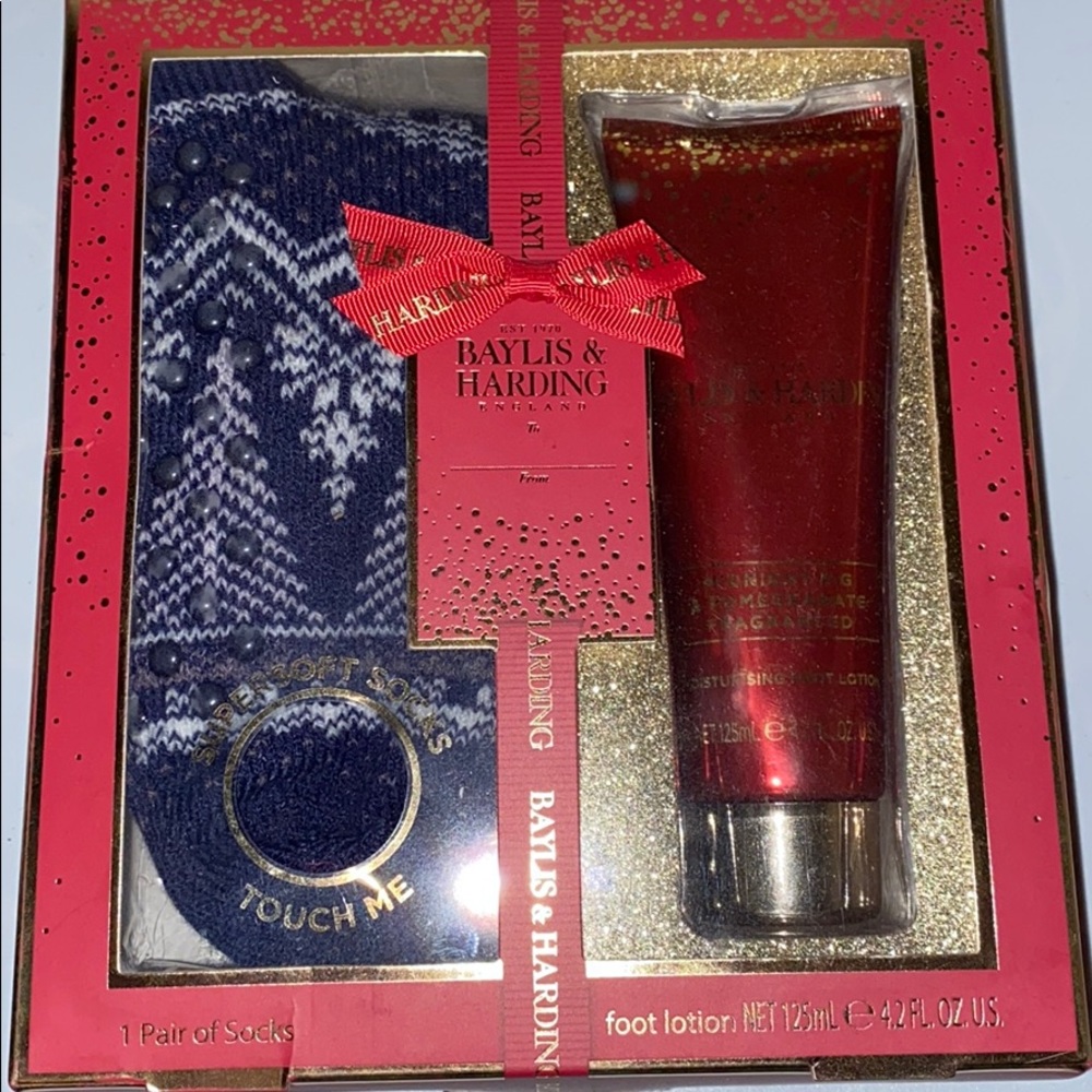 BAYLIS and Harding England gift set for Christmas